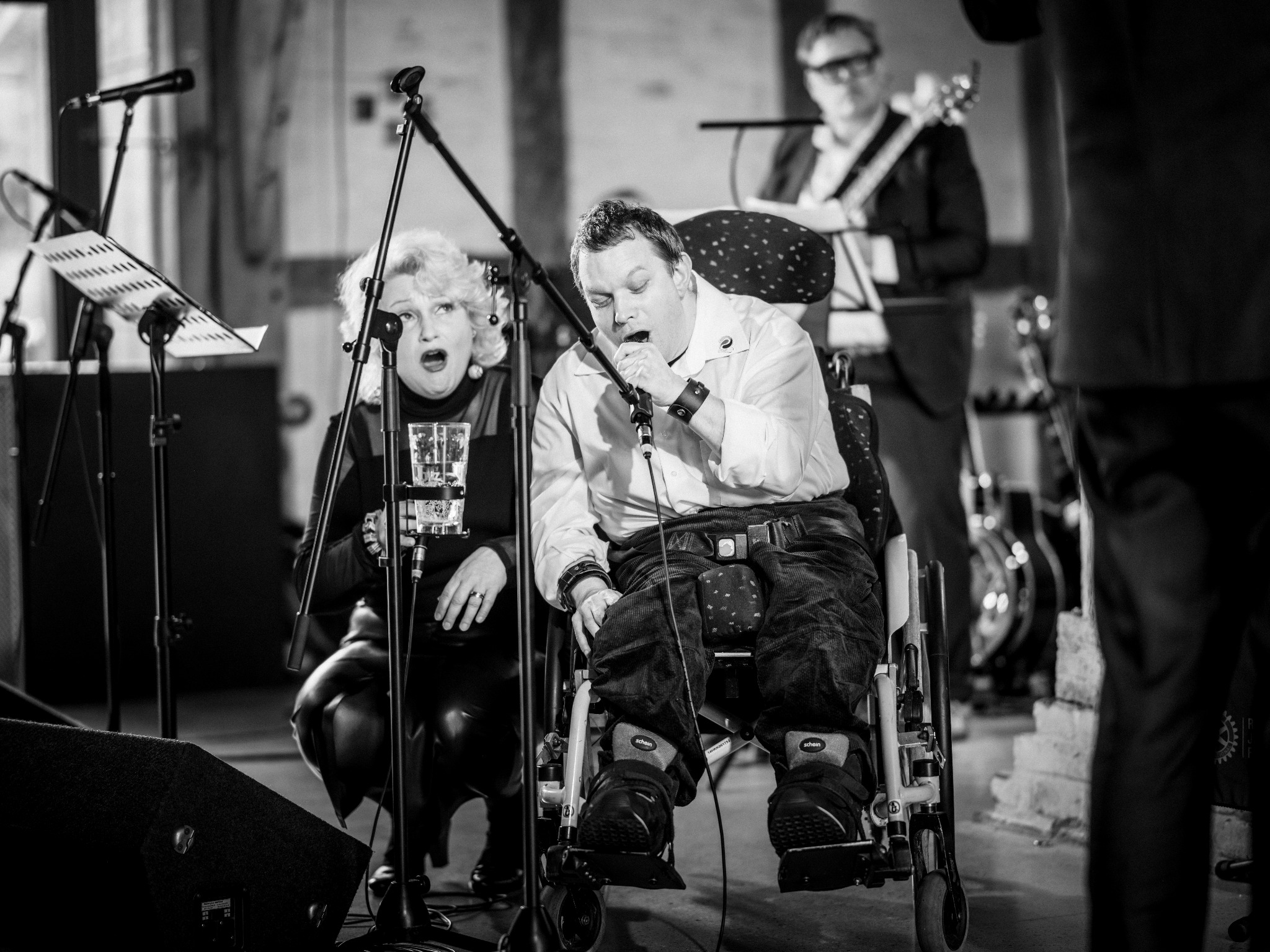 Sängerin und Saxophonist