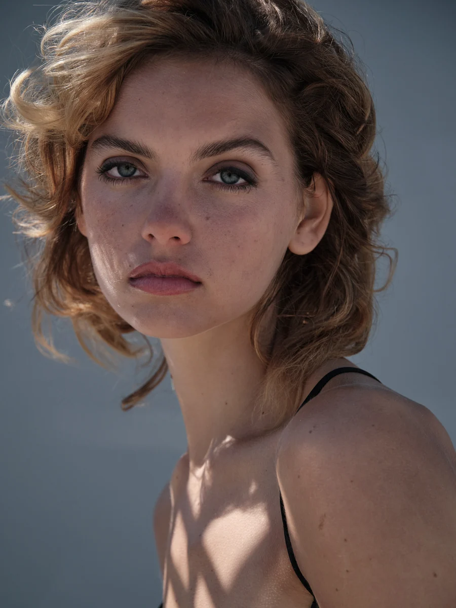 Portrait Charlotte mit direktem Blick