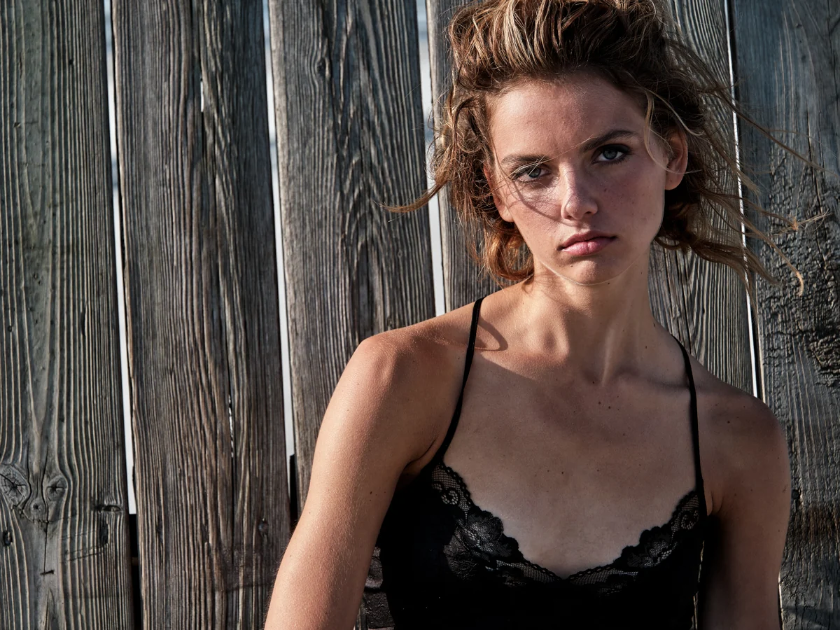 Fashion-Portrait Charlotte am Strand