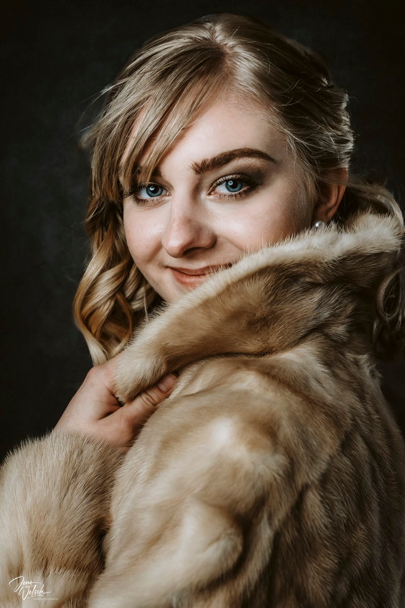 welsch-hochzeitsfotograf-braut-mit-pelz-standesamt-bremen