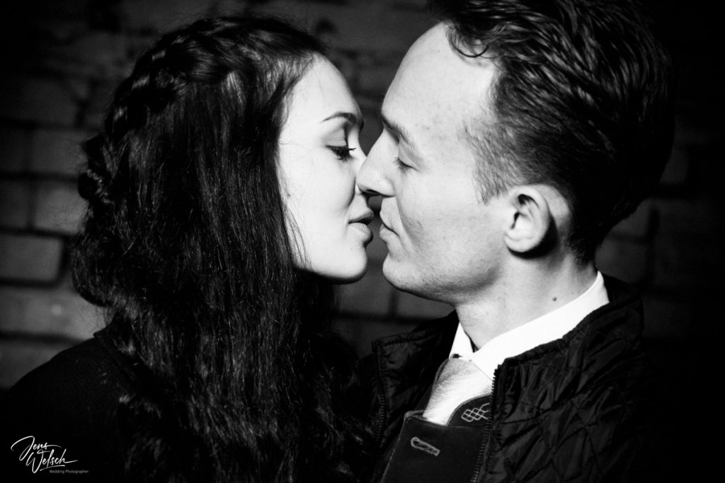 hochzeitskuss-welsch-hochzeitsfotograf-aus-bremen