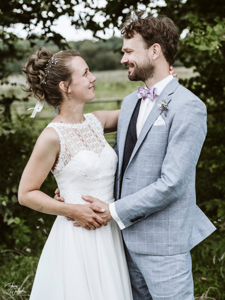 brautpaarshooting-worpswede-hochzeitskleid