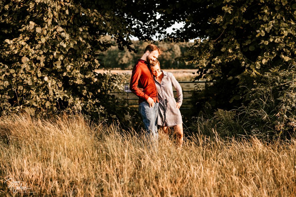 brautpaar-verliebt-in-worpswede