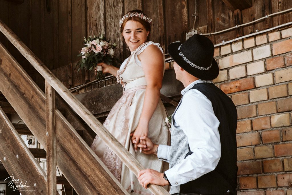 brautpaar-ponyhof-hochzeitsfeier-pferdehochzeit