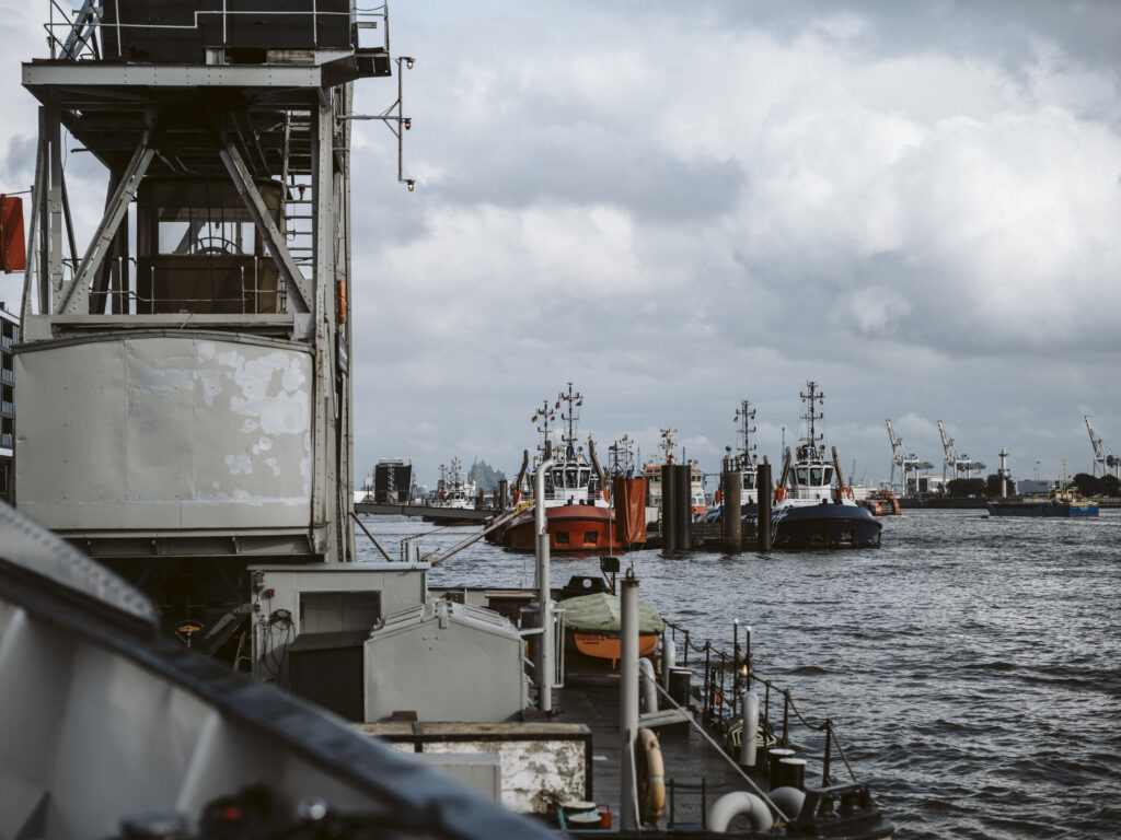 Fine-Art-Portrait-Schiffsdeck-Elbe-Hamburg-Jens-Welsch